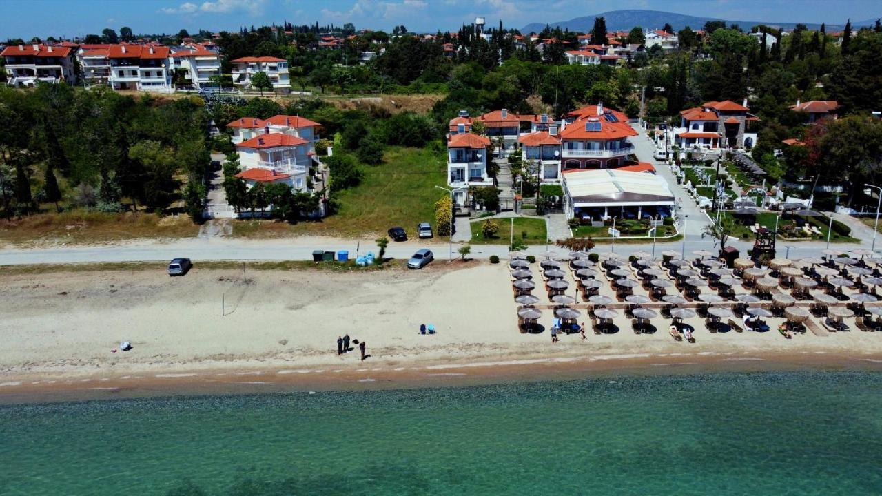 Beach Front Villa Nea Kallikrateia Екстериор снимка