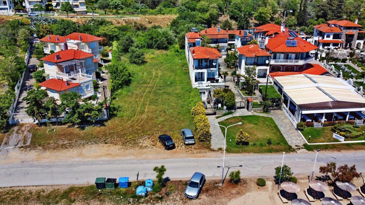 Beach Front Villa Nea Kallikrateia Екстериор снимка