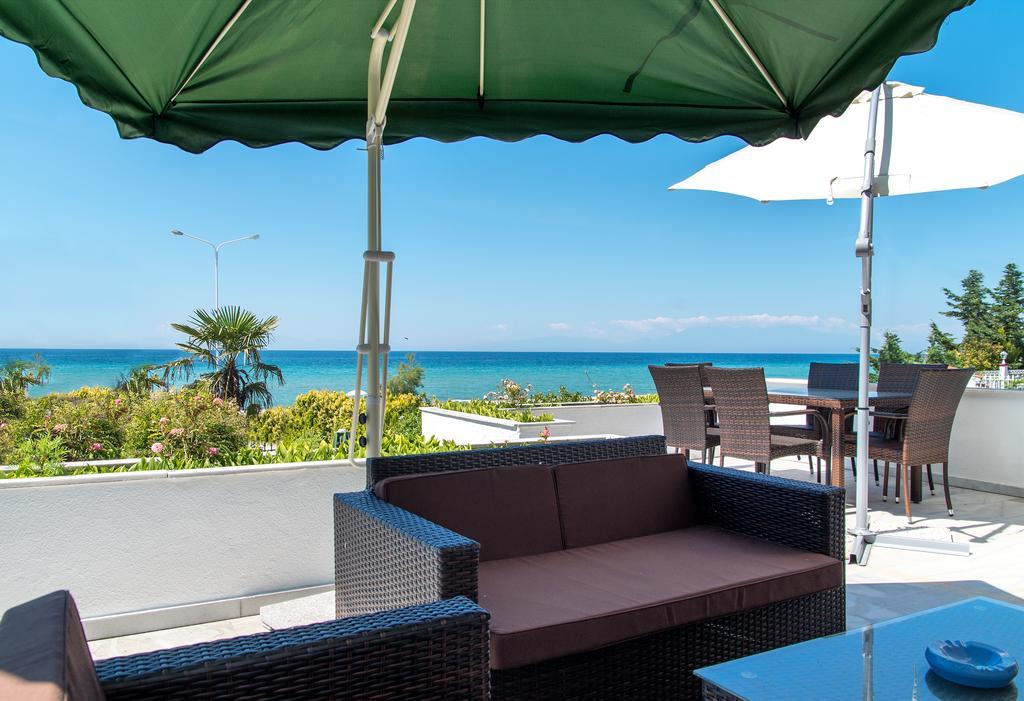 Beach Front Villa Nea Kallikrateia Екстериор снимка