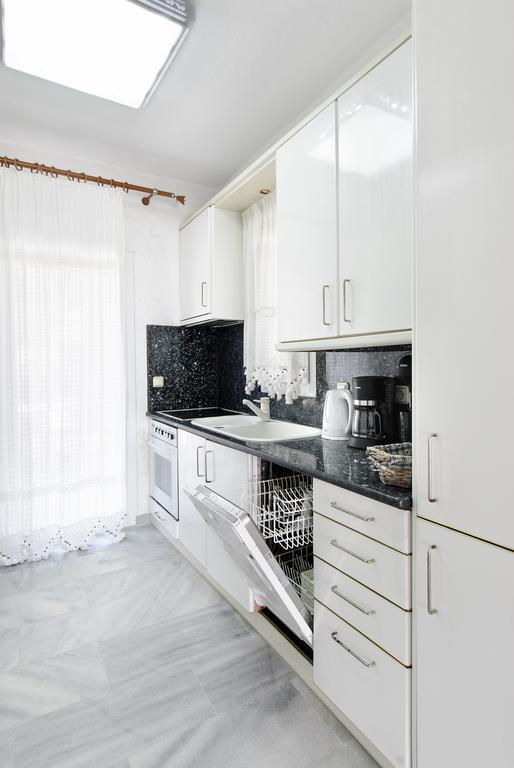 Beach Front Villa Nea Kallikrateia Екстериор снимка